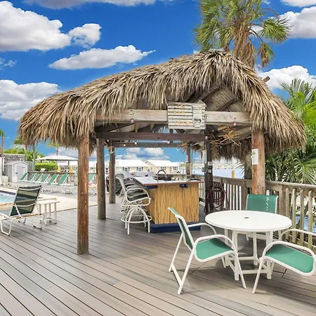 Villa Abaco - Large Waterfront 2X2 End Unit With Boat Slip